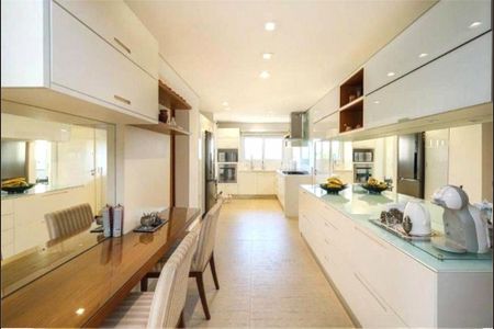 Apartamento à venda com 210m², 3 quartos e 3 vagas