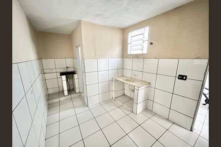 Cozinha e Área de Serviço de casa para alugar com 1 quarto, 50m² em Vila Espanhola, São Paulo