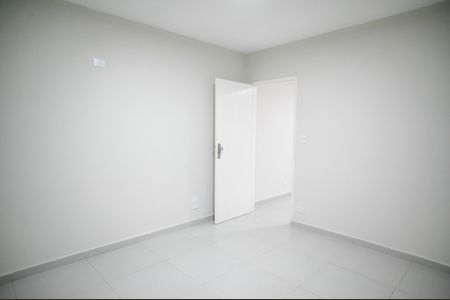 Quarto 1 de casa para alugar com 2 quartos, 52m² em Jardim Botucatu, São Paulo