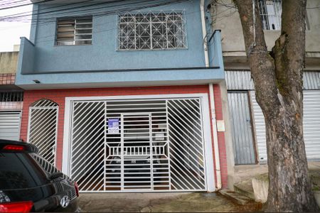 Casa para alugar com 52m², 2 quartos e 1 vaga Casa para alugar com 52m², 2 quartos e 1 vagaFachada