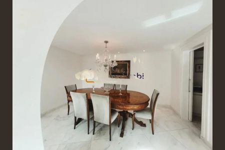 Casa à venda com 4 quartos, 550m² em Alphaville Residencial Dois, Barueri