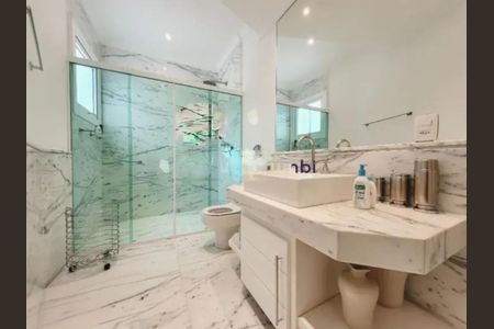 Casa à venda com 4 quartos, 550m² em Alphaville Residencial Dois, Barueri
