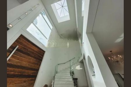 Casa à venda com 550m², 4 quartos e 6 vagas