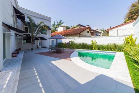 Casa à venda com 550m², 4 quartos e 6 vagas