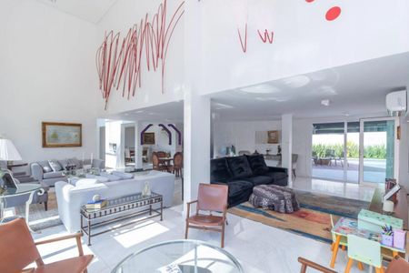 Casa à venda com 550m², 4 quartos e 6 vagas