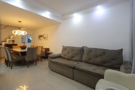Casa para alugar com 170m², 4 quartos e 2 vagasSala