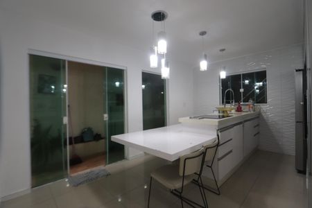 Casa para alugar com 170m², 4 quartos e 2 vagasCozinha