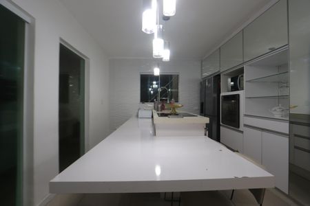 Casa para alugar com 170m², 4 quartos e 2 vagasCozinha