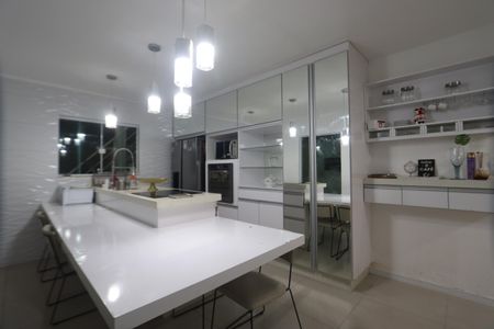 Casa para alugar com 170m², 4 quartos e 2 vagasCozinha