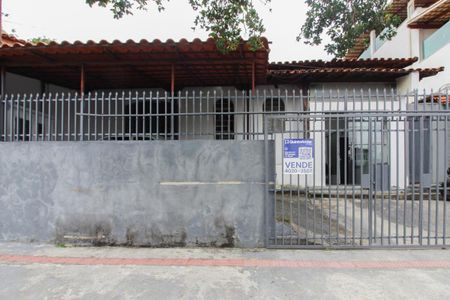 Casa à venda com 360m², 2 quartos e sem vaga Casa à venda com 360m², 2 quartos e sem vagaPlaquinha Instalada