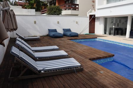 Casa de condomínio para alugar com 348m², 4 quartos e 6 vagasPiscina