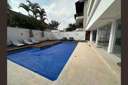 Casa de condomínio para alugar com 348m², 4 quartos e 6 vagasPiscina