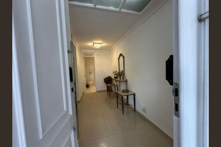 Casa de condomínio para alugar com 348m², 4 quartos e 6 vagasHall de entrada