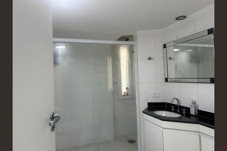 Casa de condomínio para alugar com 348m², 4 quartos e 6 vagasBanheiro da Suíte 3