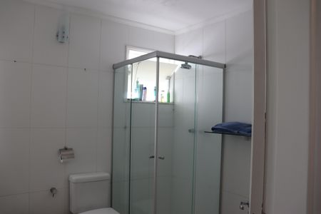 Casa de condomínio para alugar com 348m², 4 quartos e 6 vagasBanheiro da Suíte 2
