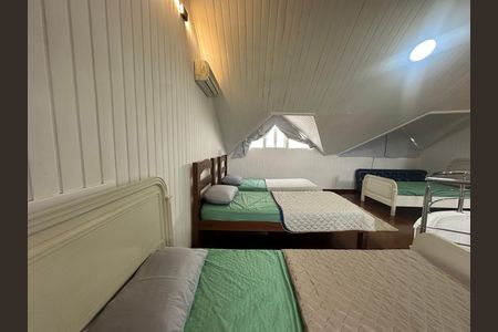 Casa de condomínio para alugar com 348m², 4 quartos e 6 vagasQuarto
