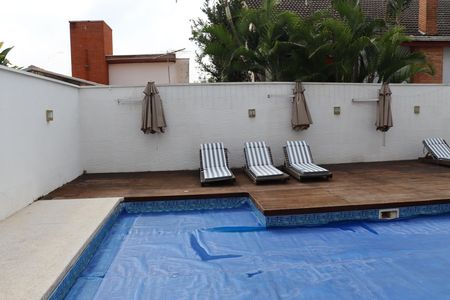 Casa de condomínio para alugar com 348m², 4 quartos e 6 vagasPiscina