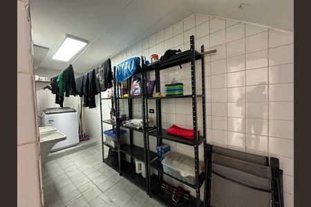 Casa de condomínio para alugar com 348m², 4 quartos e 6 vagasÁrea de Serviço