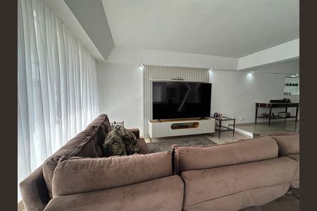Casa de condomínio para alugar com 348m², 4 quartos e 6 vagasSala
