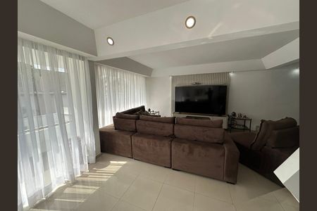 Casa de condomínio para alugar com 348m², 4 quartos e 6 vagasSala