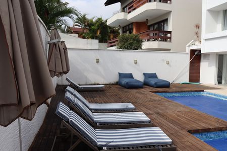 Casa de condomínio para alugar com 348m², 4 quartos e 6 vagasPiscina