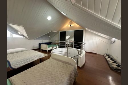Casa de condomínio para alugar com 348m², 4 quartos e 6 vagasQuarto