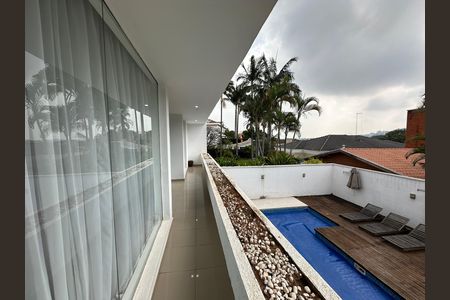 Casa de condomínio para alugar com 348m², 4 quartos e 6 vagasVaranda