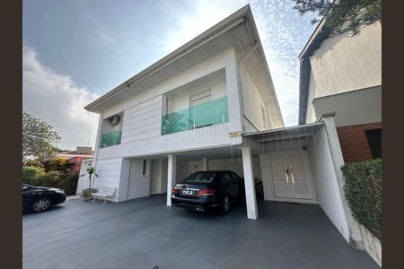Casa de condomínio para alugar com 348m², 4 quartos e 6 vagasFachada