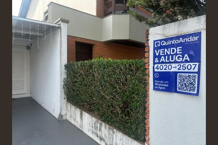 Casa de condomínio para alugar com 348m², 4 quartos e 6 vagasPlaca