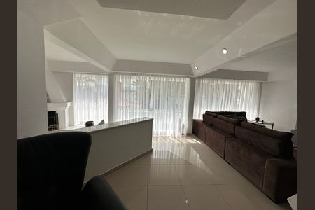 Casa de condomínio para alugar com 348m², 4 quartos e 6 vagasSala