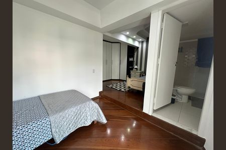 Casa de condomínio para alugar com 348m², 4 quartos e 6 vagasSuíte 3