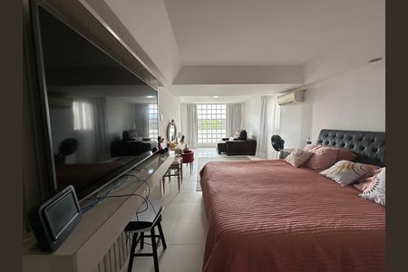 Casa de condomínio para alugar com 348m², 4 quartos e 6 vagasSuíte 2