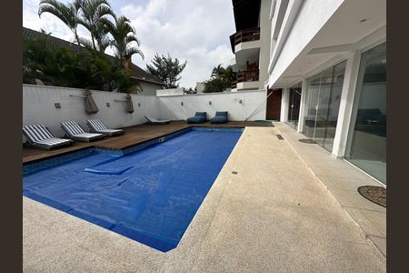 Casa de condomínio para alugar com 348m², 4 quartos e 6 vagasPiscina