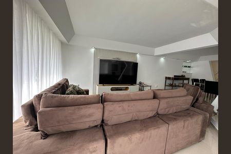 Casa de condomínio para alugar com 348m², 4 quartos e 6 vagasSala