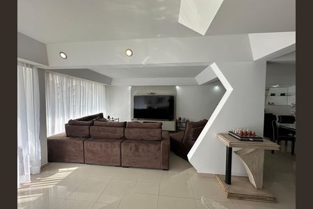 Casa de condomínio para alugar com 348m², 4 quartos e 6 vagasSala
