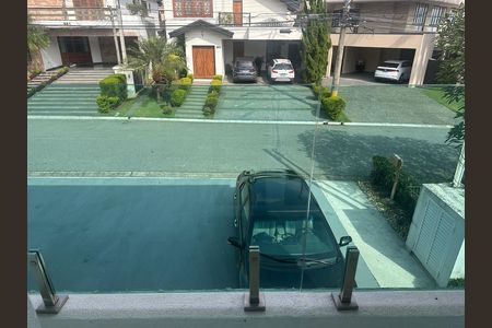 Casa de condomínio para alugar com 348m², 4 quartos e 6 vagasVaranda