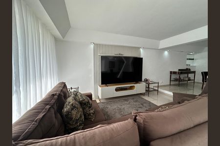 Casa de condomínio para alugar com 348m², 4 quartos e 6 vagasSala
