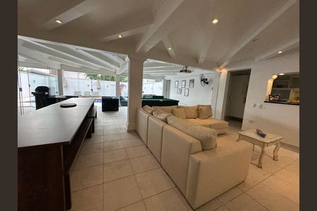 Casa de condomínio para alugar com 348m², 4 quartos e 6 vagasÁrea comum