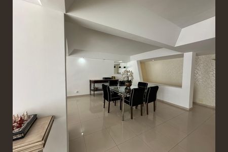 Casa de condomínio para alugar com 348m², 4 quartos e 6 vagasSala de Jantar