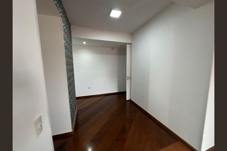 Casa de condomínio para alugar com 348m², 4 quartos e 6 vagasSuíte 1