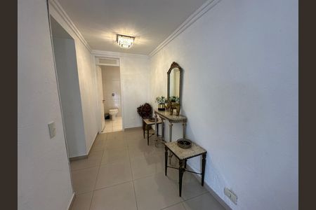 Casa de condomínio para alugar com 348m², 4 quartos e 6 vagasHall de entrada