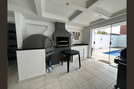 Casa de condomínio para alugar com 348m², 4 quartos e 6 vagasChurrasqueira