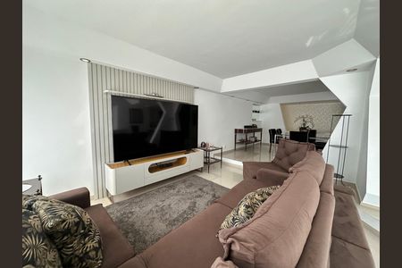 Casa de condomínio para alugar com 348m², 4 quartos e 6 vagasSala