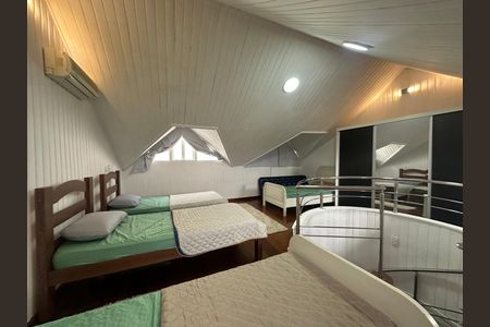 Casa de condomínio para alugar com 348m², 4 quartos e 6 vagasQuarto