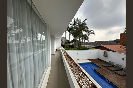 Casa de condomínio para alugar com 348m², 4 quartos e 6 vagasVaranda