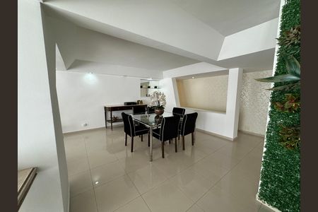 Casa de condomínio para alugar com 348m², 4 quartos e 6 vagasSala de Jantar