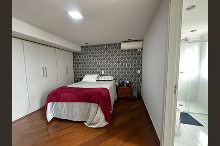 Casa de condomínio para alugar com 348m², 4 quartos e 6 vagasSuíte 1