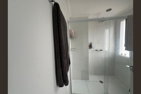 Casa de condomínio para alugar com 348m², 4 quartos e 6 vagasBanheiro da Suíte 1