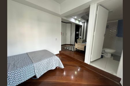 Casa de condomínio para alugar com 348m², 4 quartos e 6 vagasSuíte 3