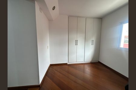 Casa de condomínio para alugar com 348m², 4 quartos e 6 vagasSuíte 1